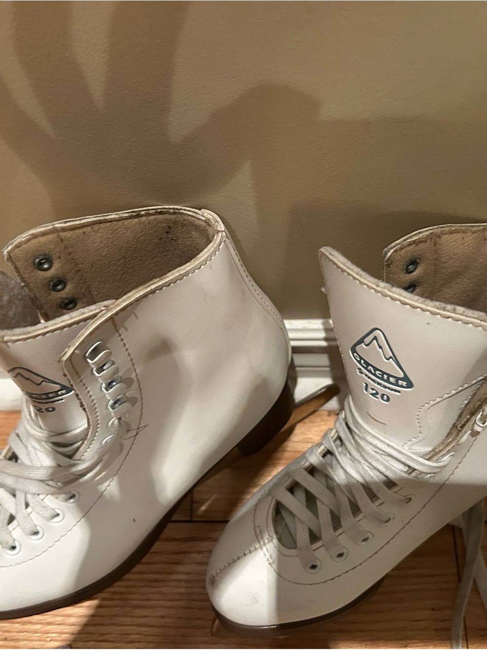 Glacier by Jackson Women's White Figure Ice Skates size 4 - Picture 2 of 5